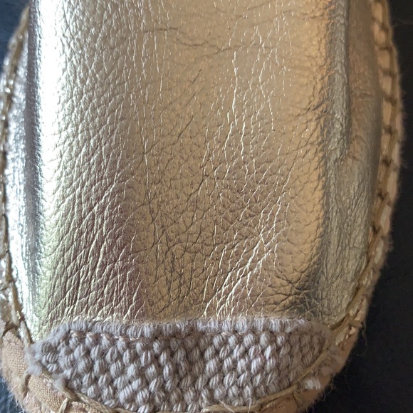 Macarena gold flats, size 7.5 - Picture 3 of 4